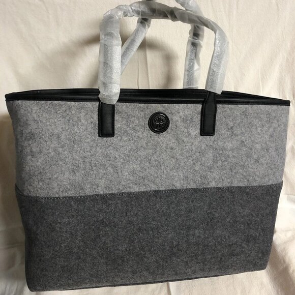 Tory Burch Handbags - NWT Tory Burch Ashley Shopper Graphite Gray/Light Gray Felt/Leather Tote